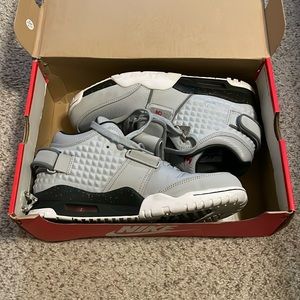 Mike Air Tr Victor Cruz - Mens 9 or Women’s 10.5